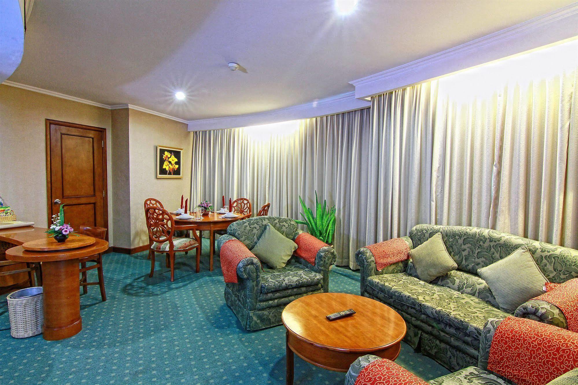 Hotel Grand Arkenso Park View Semarang Exteriér fotografie