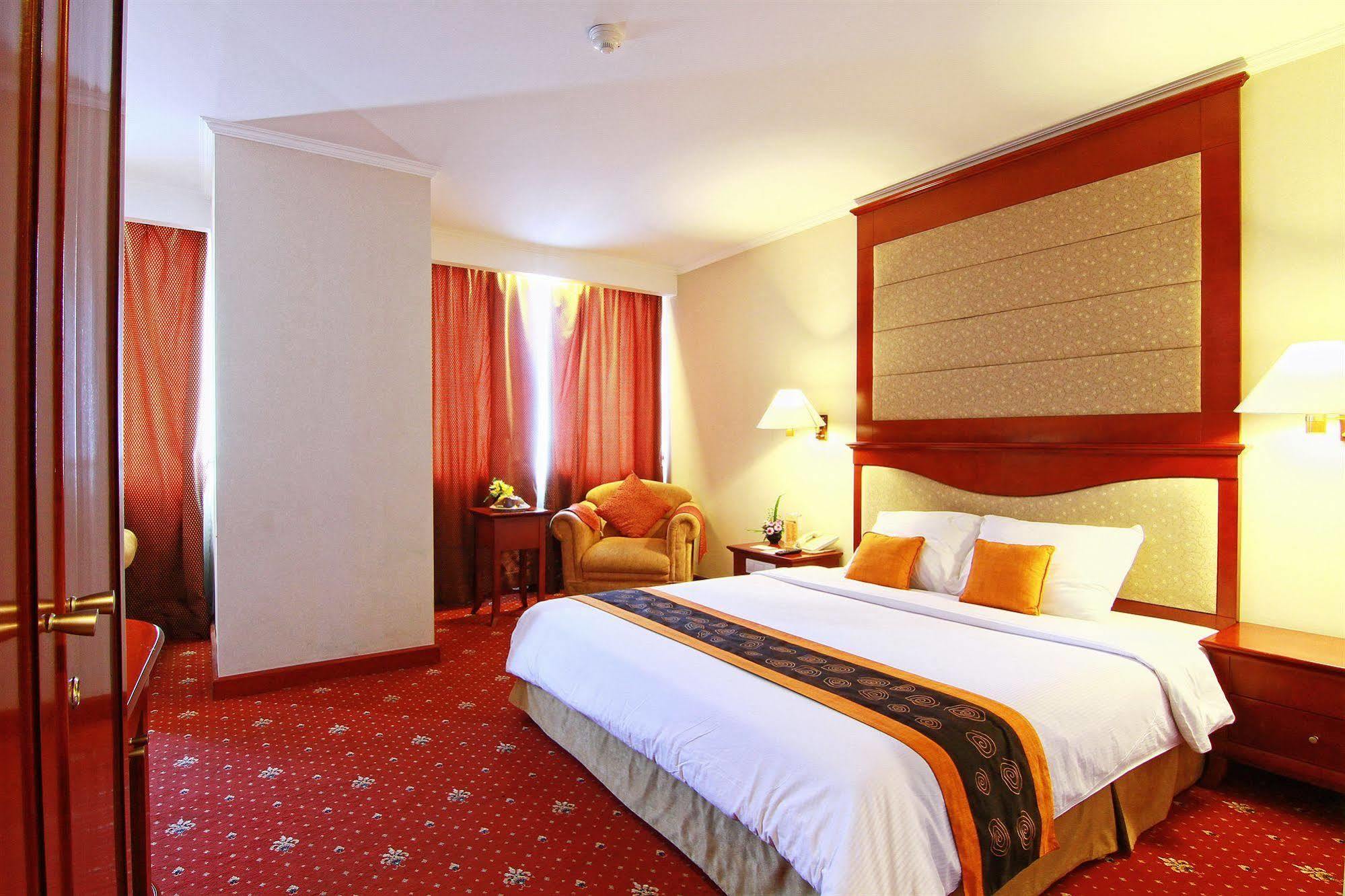 Hotel Grand Arkenso Park View Semarang Exteriér fotografie